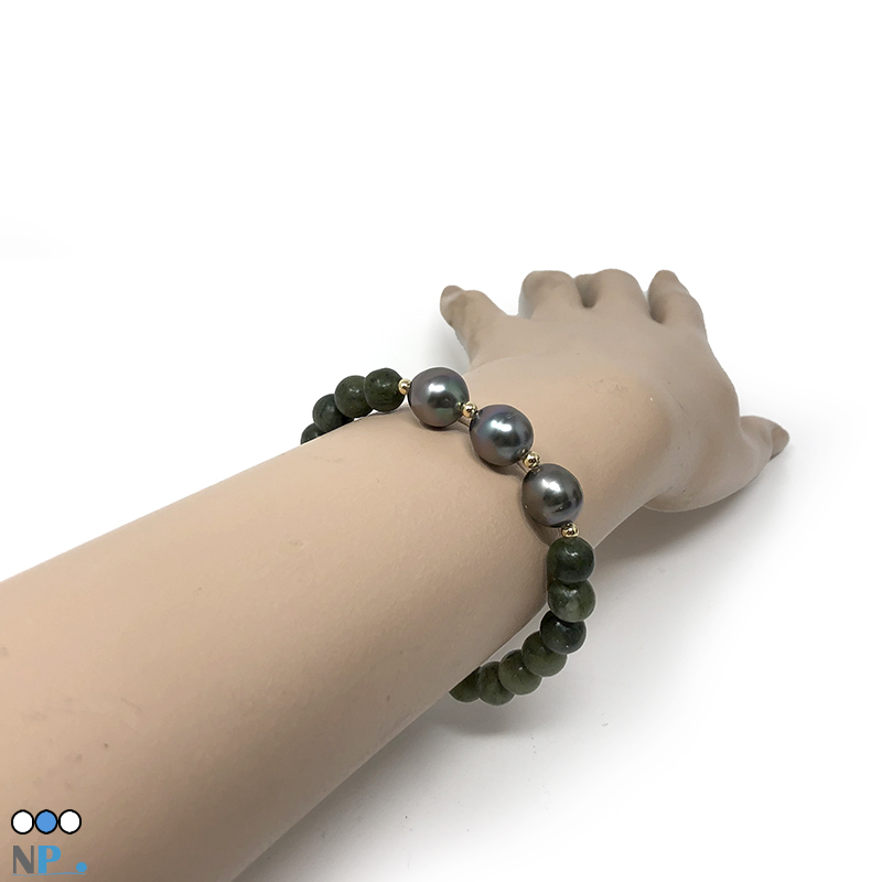 Elegant bracelet de perles de Tahiti avec Pierres fines de Jade du Sud de la Chine, teinte de la terre et billes Or jaune 18 k